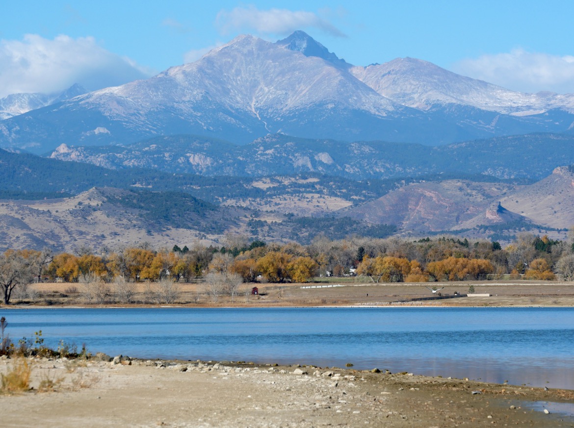 Clear Late Autumn View of McIntosh Lake and Longs Peak in Longmont, Colorado (November 2025)